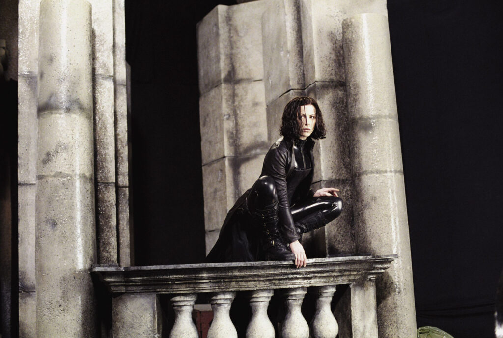 Underworld 2003 Kate Beckinsale Selene balcon