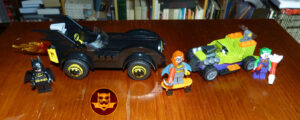Batman et Batgirl contre le Joker course-poursuite en Batmobile Lego 76180