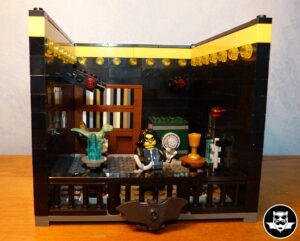 MOC Batcave Lego salle des trophées vue de face