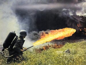 Soldat allemand lance-flammes 1941