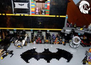 Garage Batcave MOC Lego logo Batman