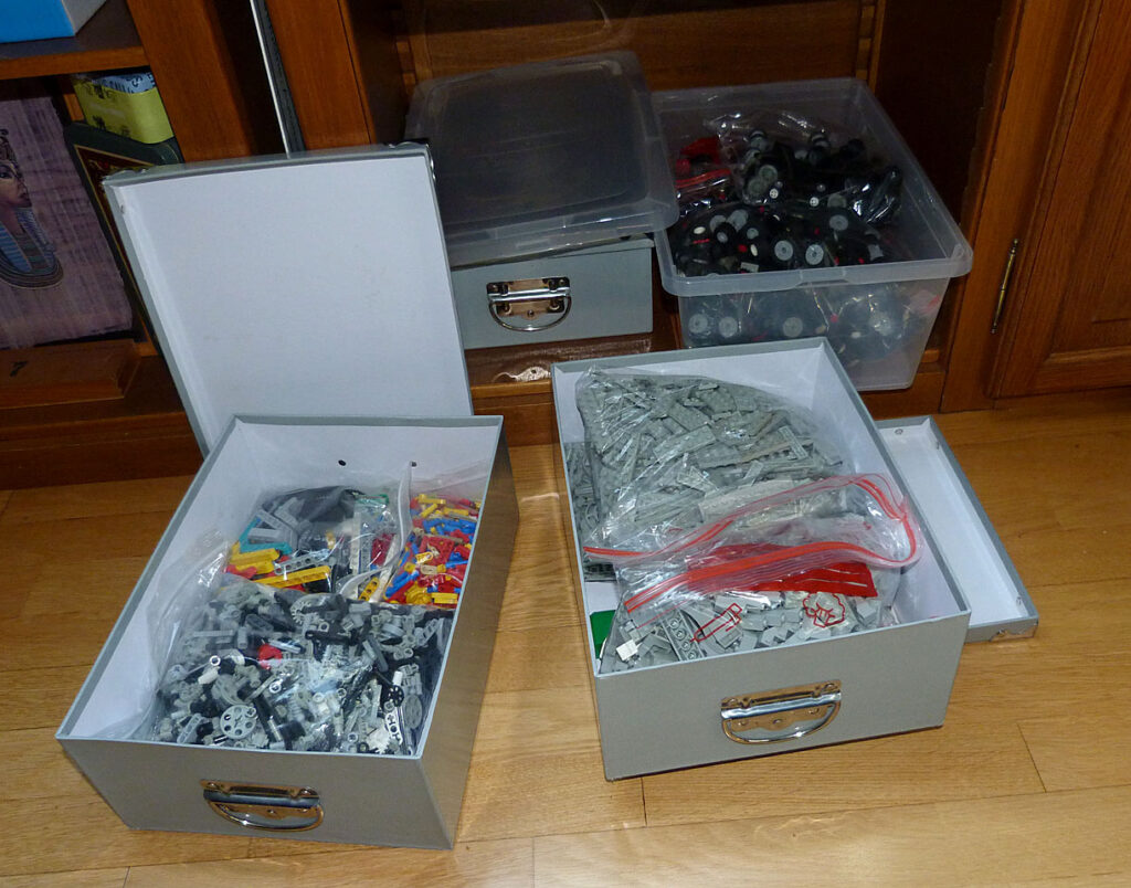 Boîte Lego Technic light grey