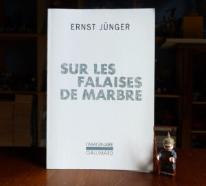 Couverture Sur les falaises de marbre Ernst Jünger L'imaginaire Gallimard