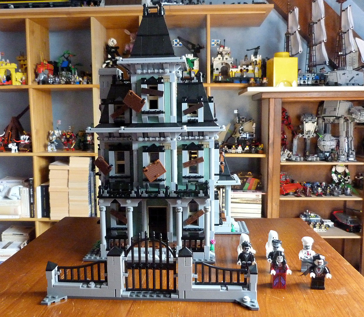 Lego MOC Batcave Batman